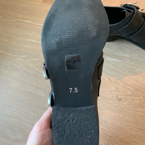 Leather Western Style Shoes - Picture 5 of 5